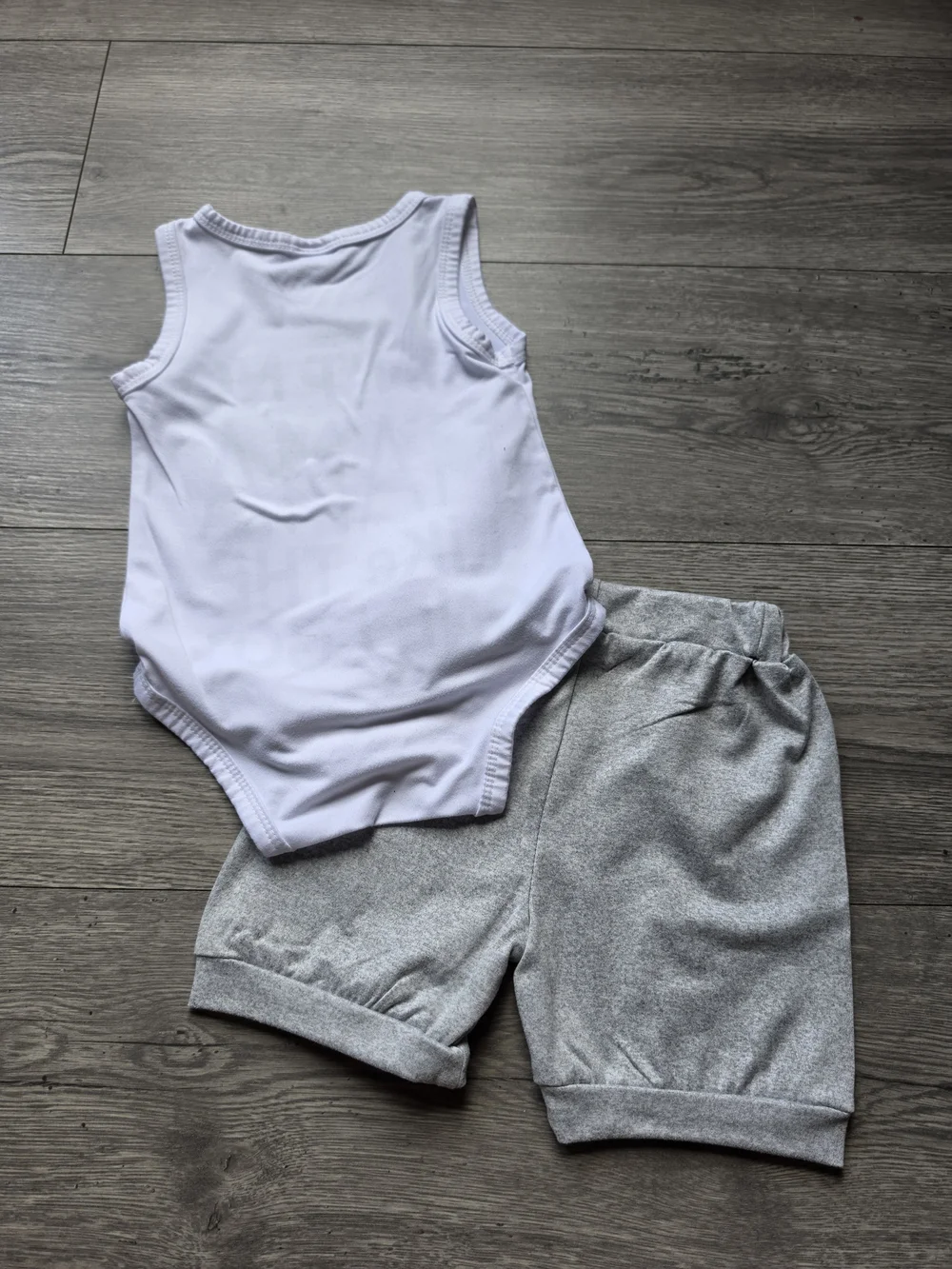 3/$6 White Graphic Tank Bodysuit & Gray Shorts Set - Kids